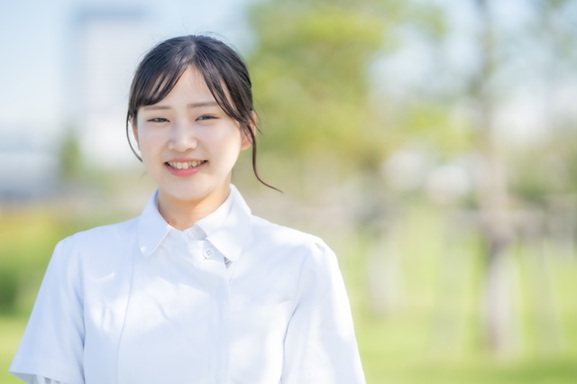 資格を取得し、一度はあきらめたカウンセラーの仕事に就けました。夢だった職業なのでうれしいです/楽しみながら無理なく資格が取れました。在宅でも仕事ができ、副業にも最適です